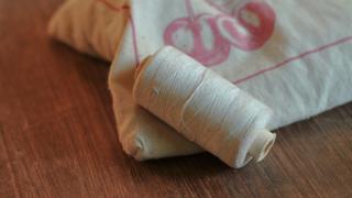 Kirschkernkissen fürs Baby in der Nahaufnahme